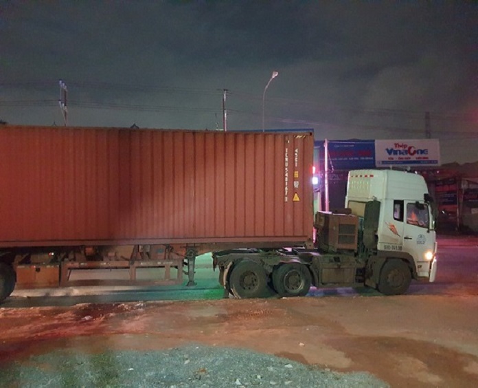 Mơ thấ xe container đánh đề con gì?