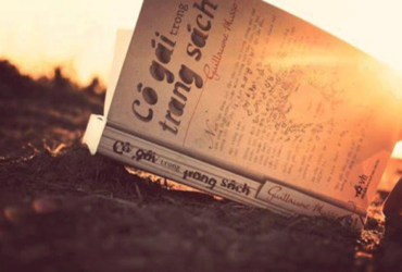 review cô gái trong trang sách